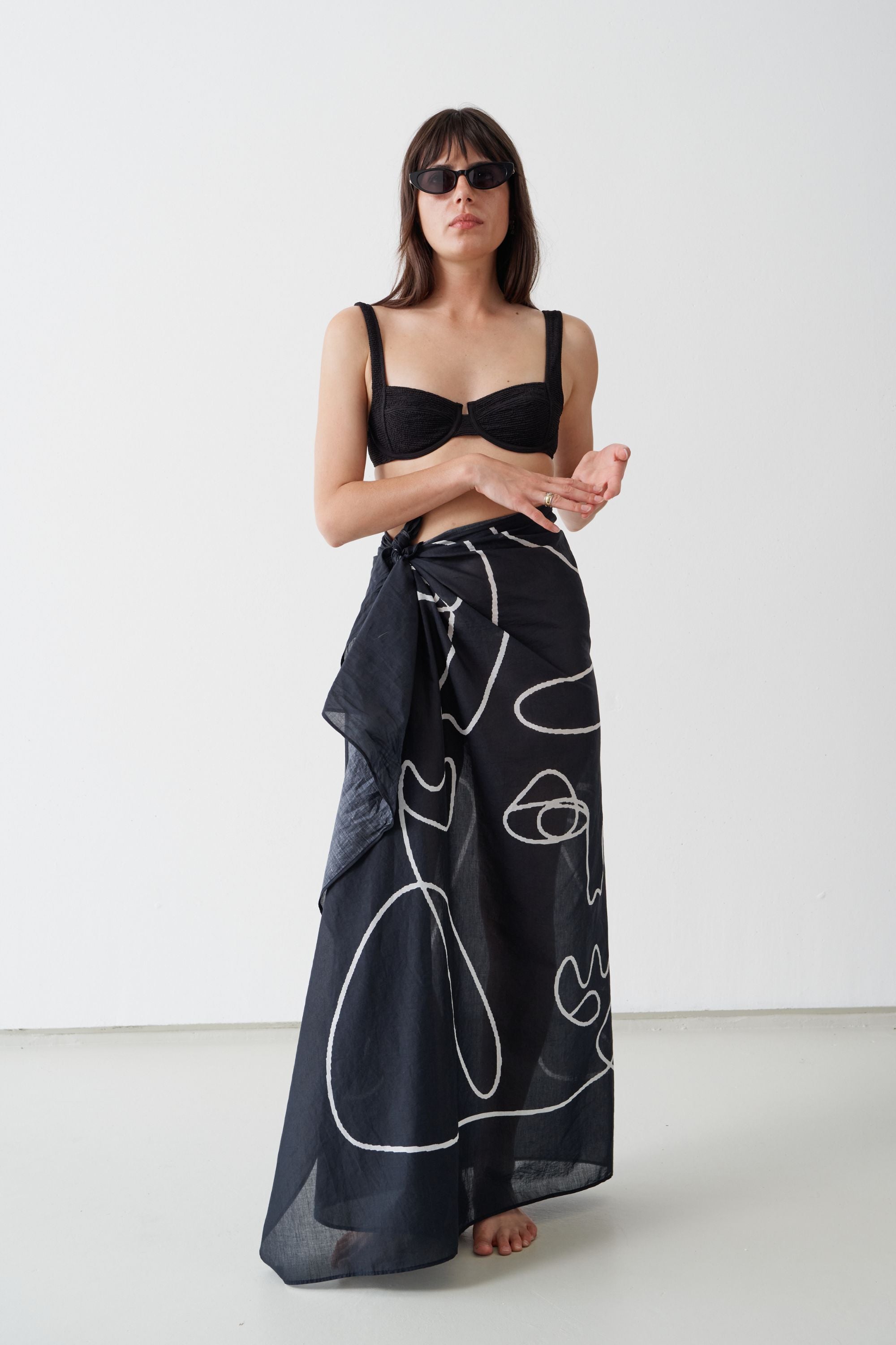 Art Sarong Black