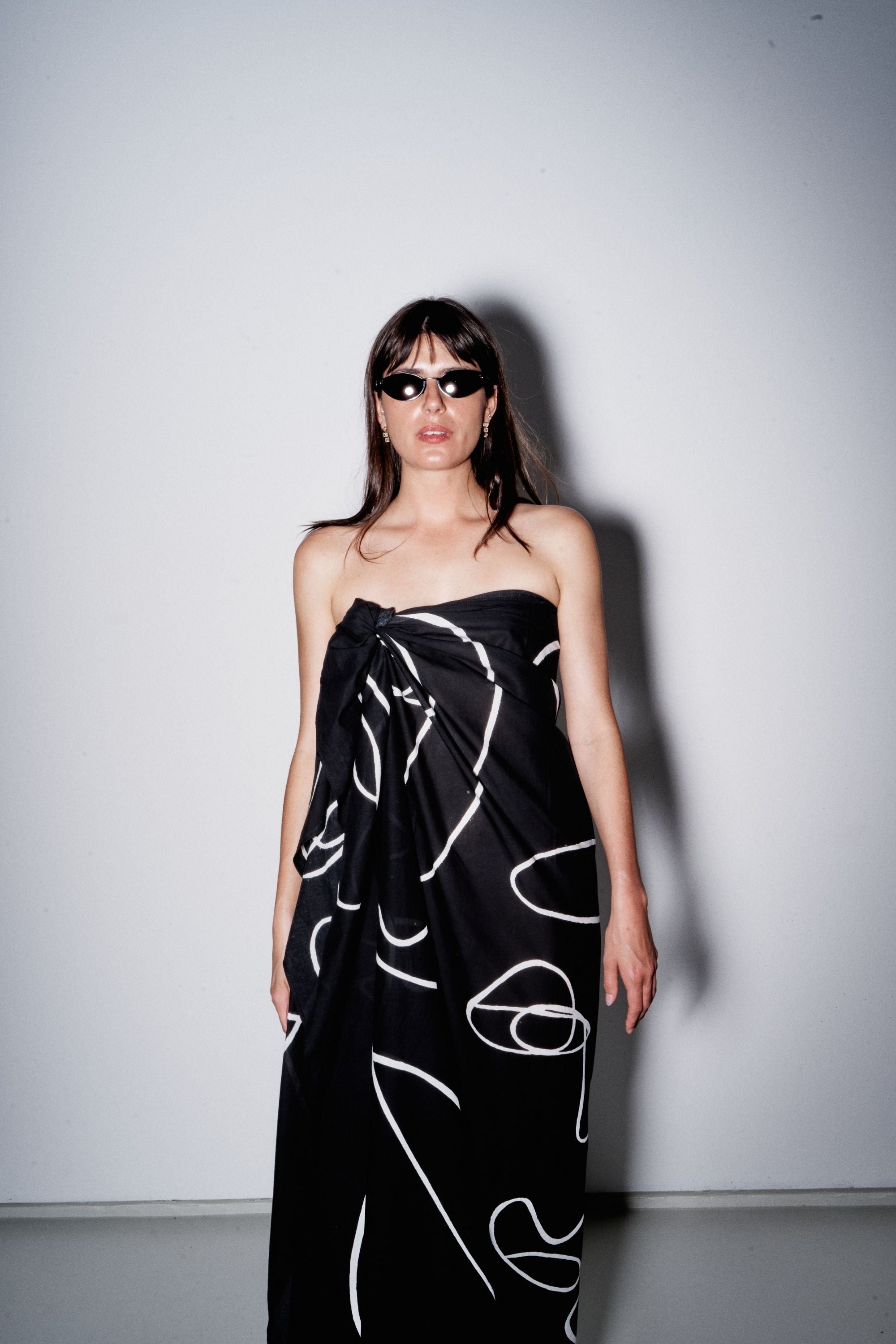 Jumbo Art Sarong Black