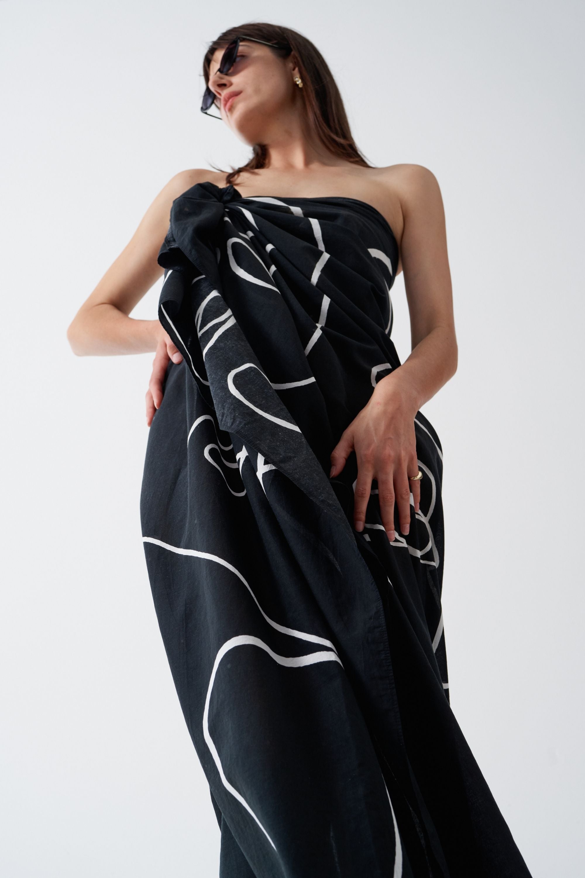 Jumbo Art Sarong Black