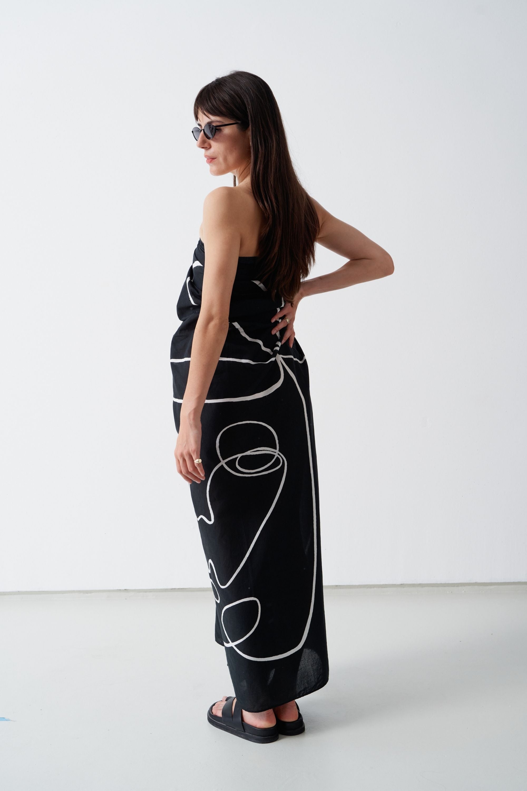 Jumbo Art Sarong Black