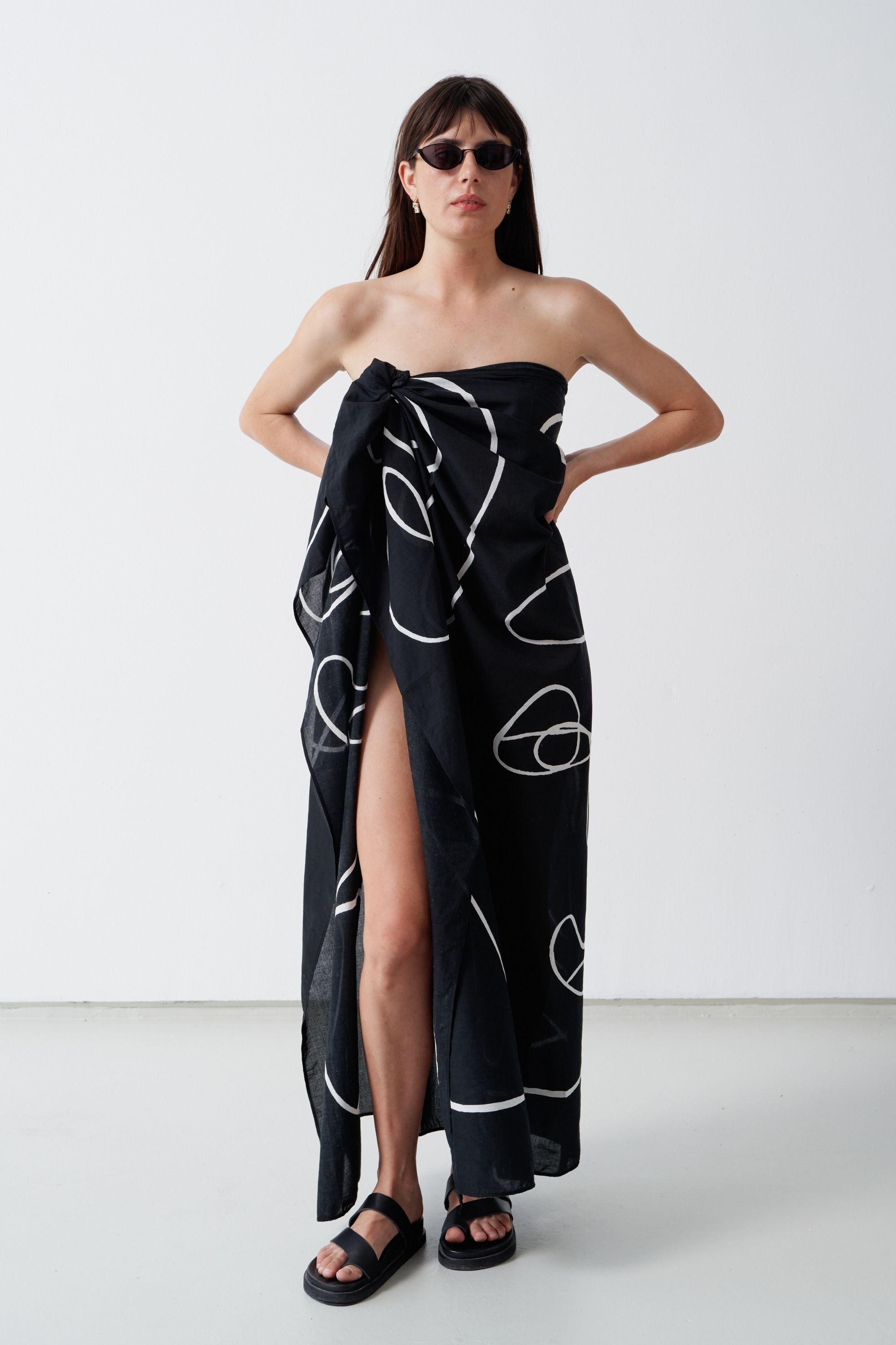 Jumbo Art Sarong Black