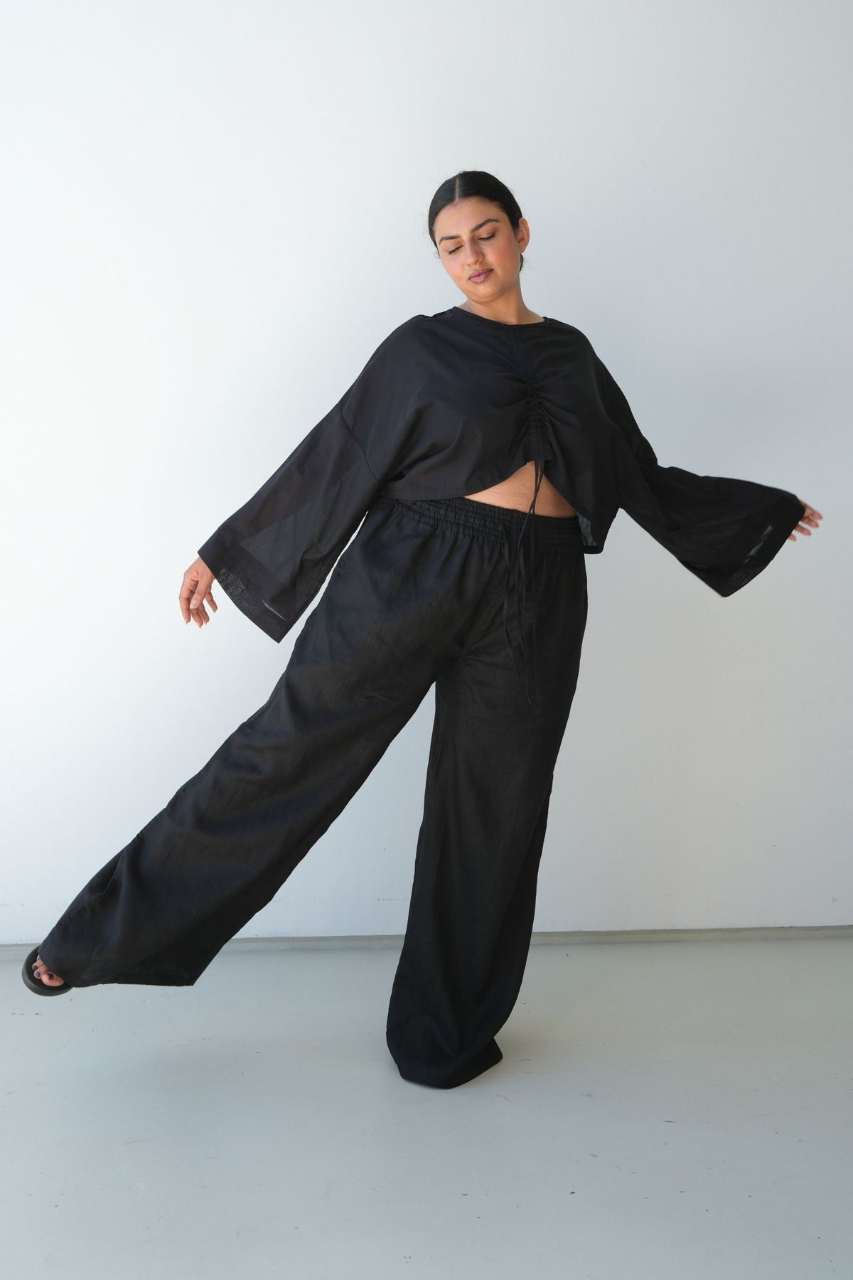 Jonathan Wide Leg Linen Pant Black