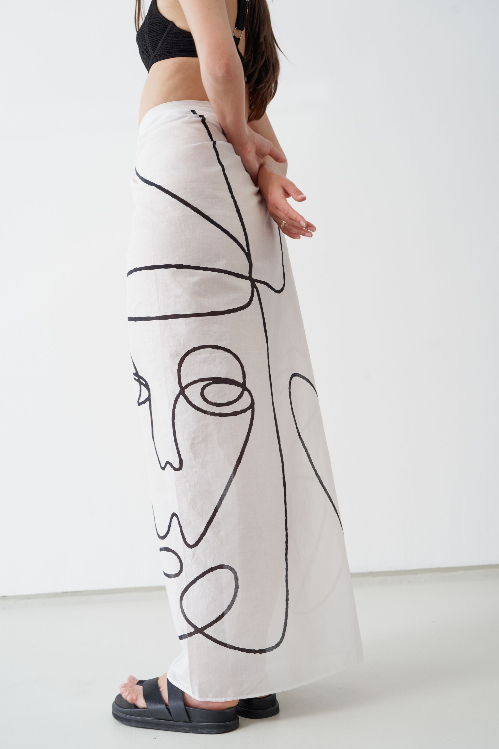 SAMPLE SALE | Medium Art Sarong White