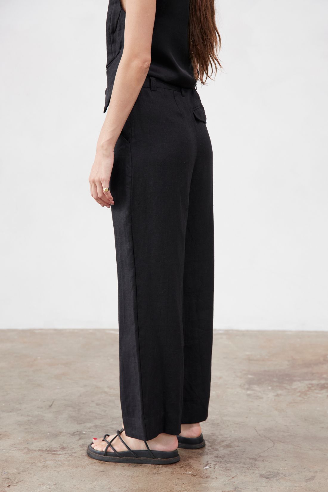 Rune Tailored Linen Pant Black