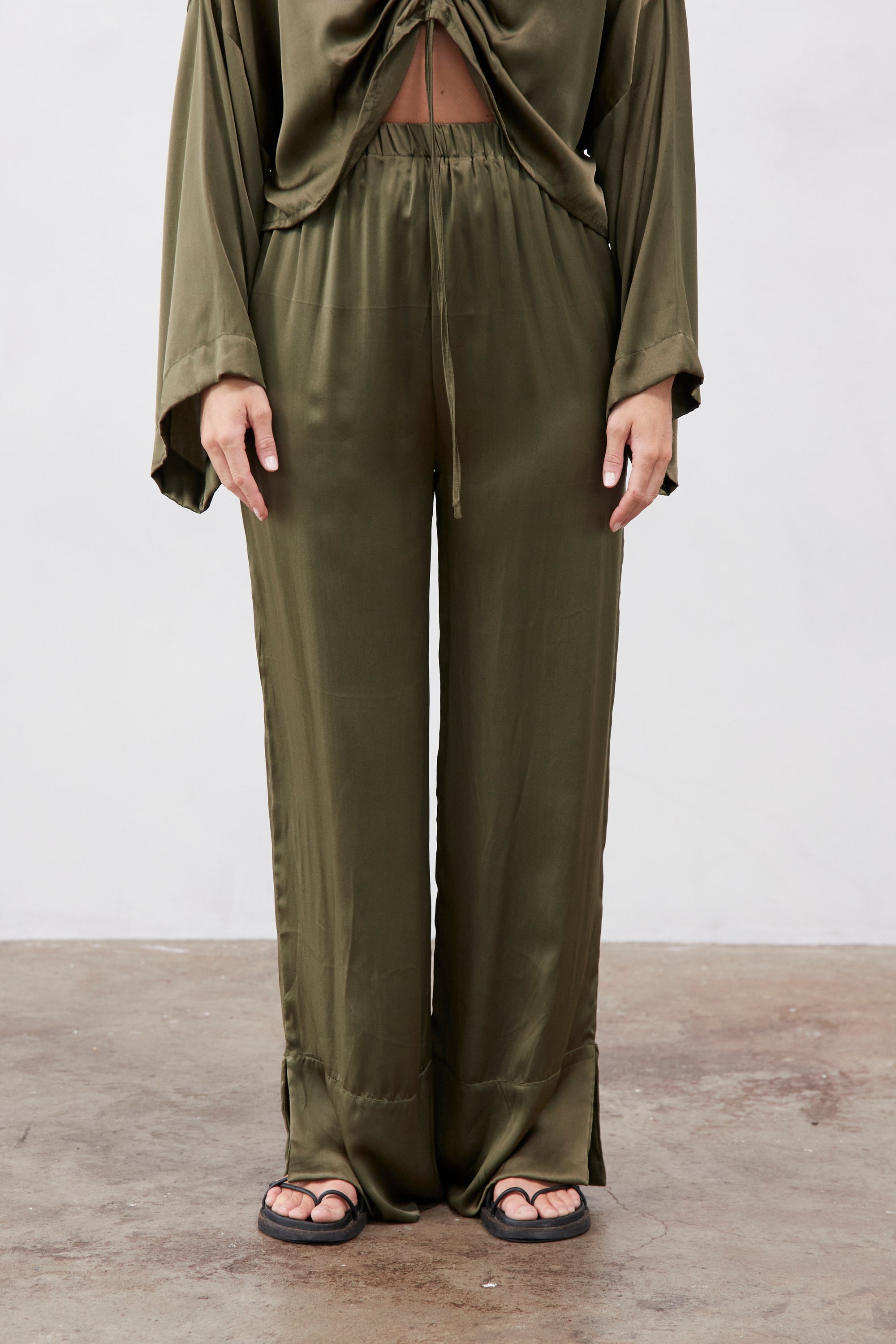 Ida Silk Pant Olive