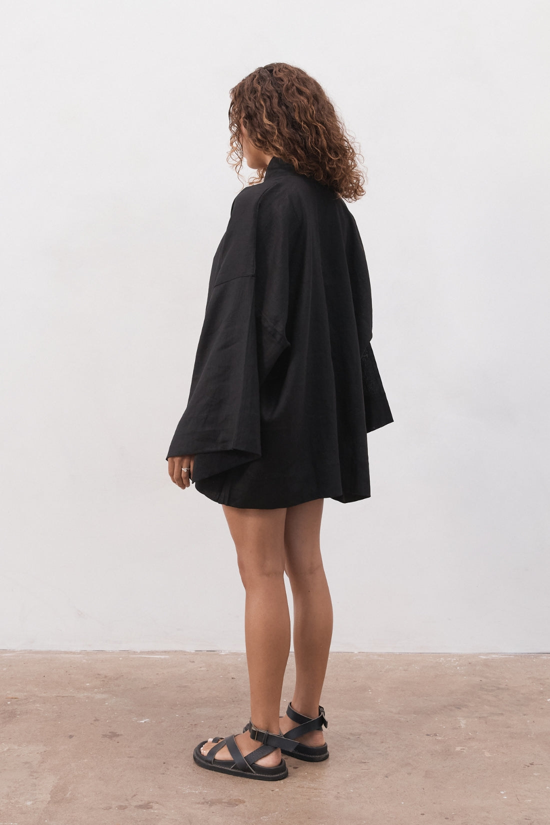 Anya Linen Kimono Black