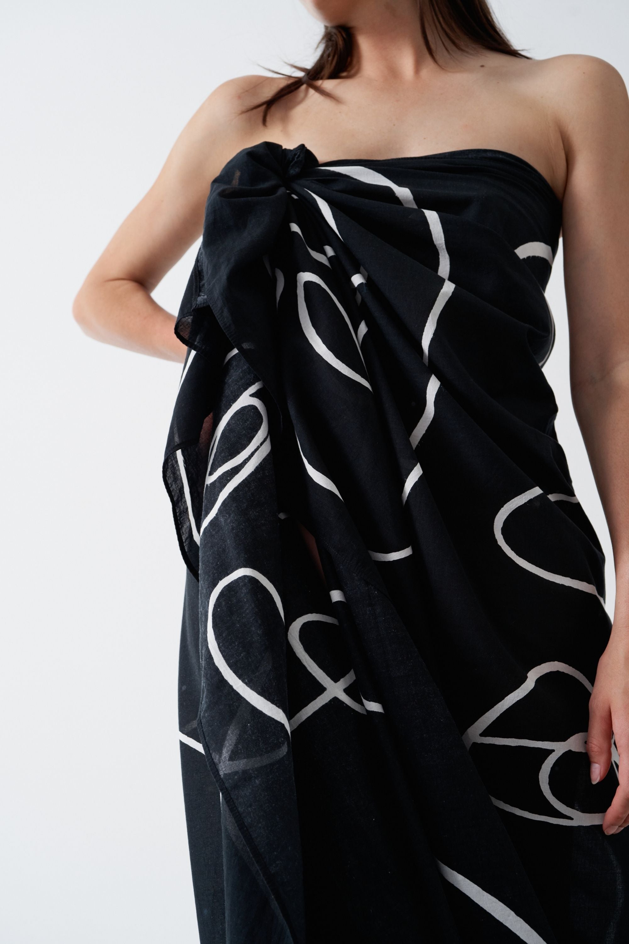 Jumbo Art Sarong Black