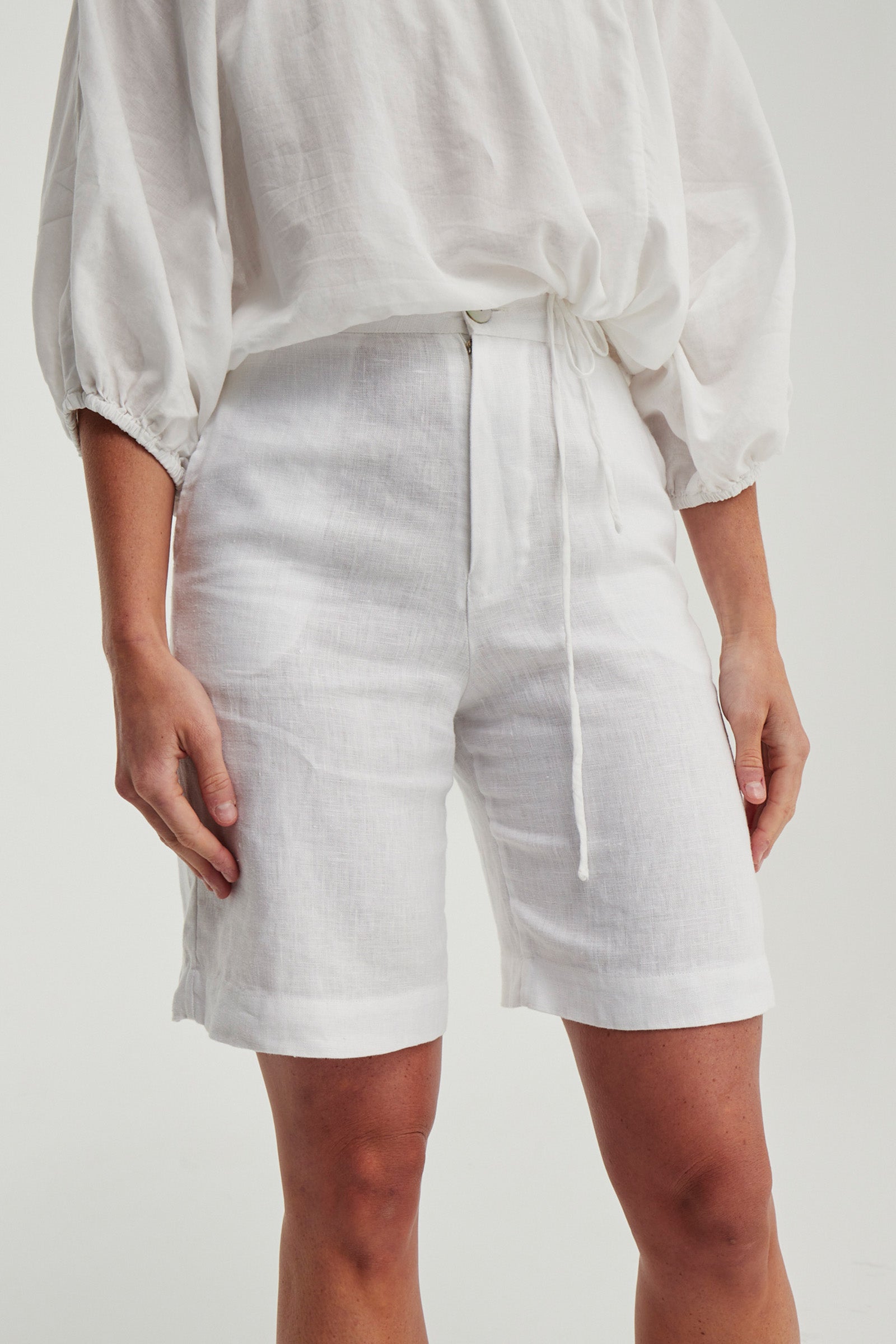 Parker Tailored Linen Short White