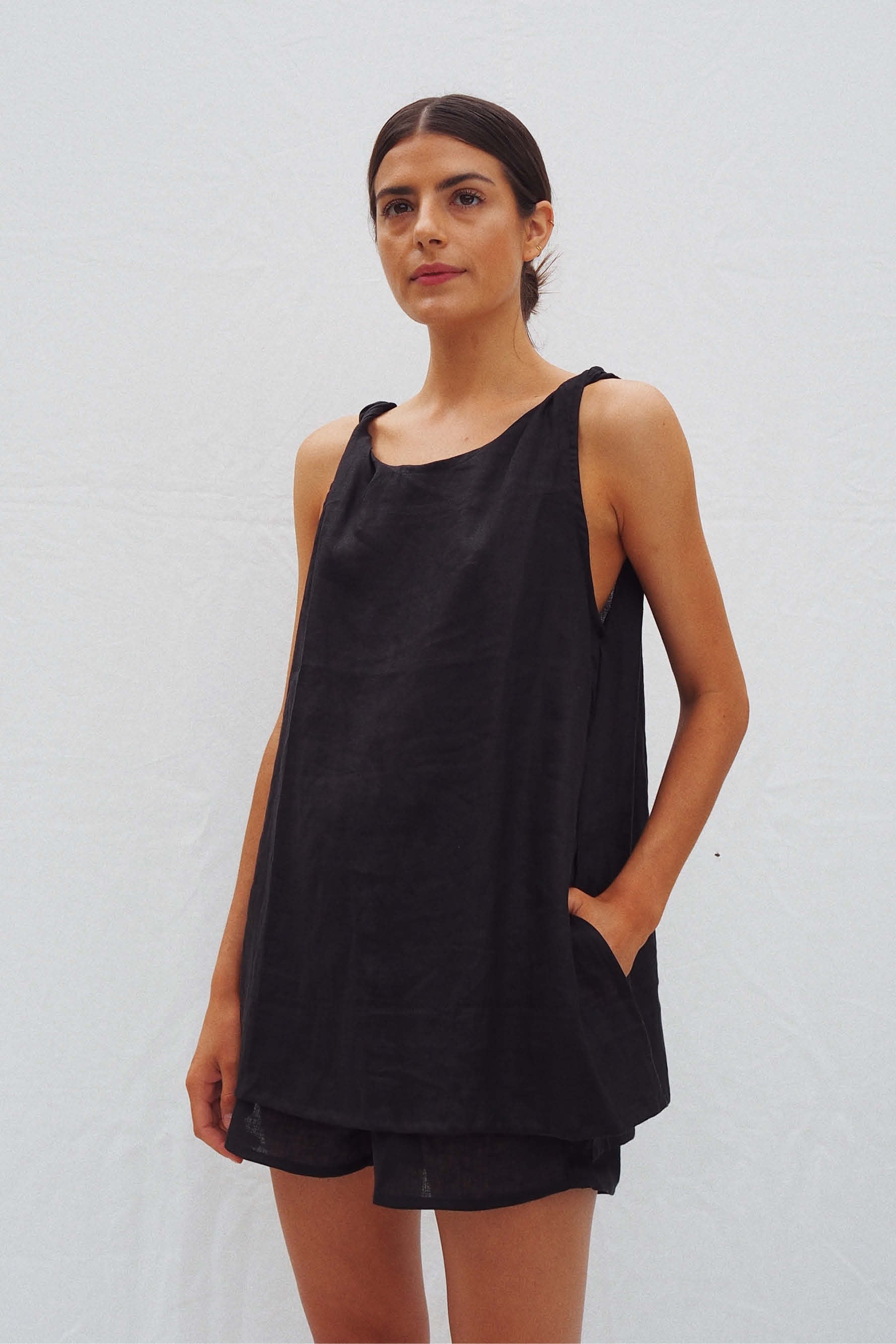 Burns Twist Linen Top Black